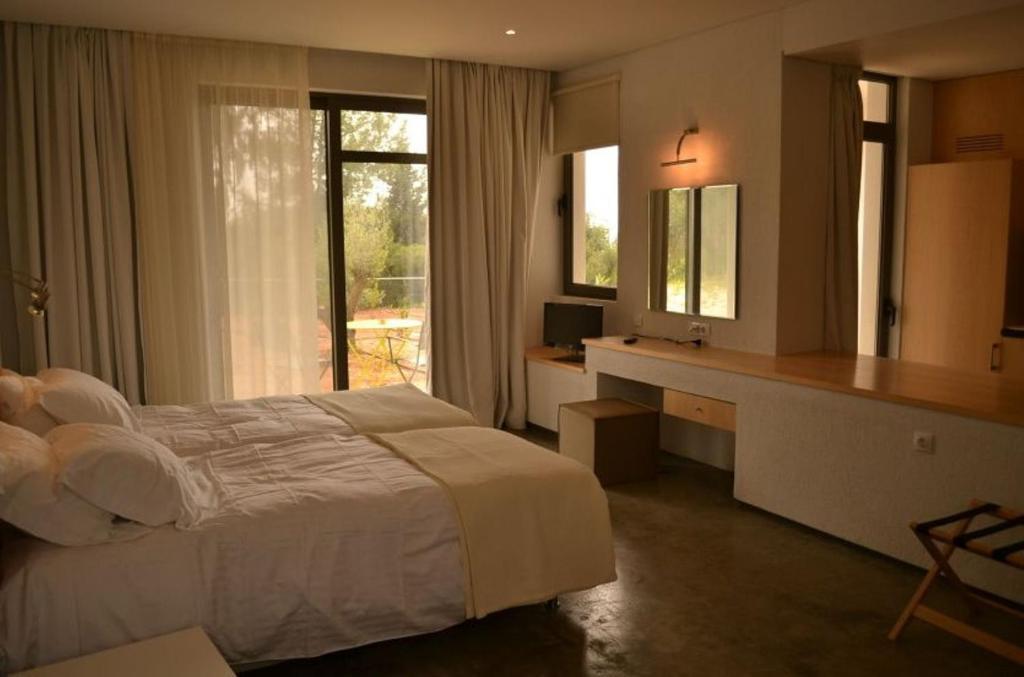 Leivatho Hotel Svoronata Phòng bức ảnh