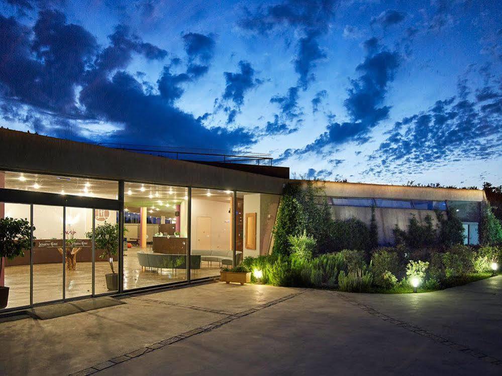 Leivatho Hotel Svoronata Ngoại thất bức ảnh